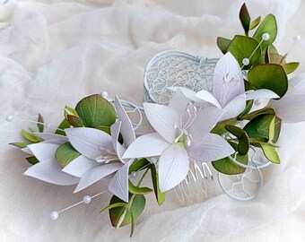 White Lilies Flower Hair Comb: Wedding Floral Headpiece Bridal Hair Accessories