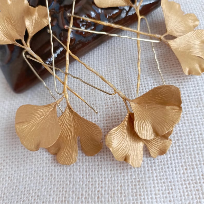Bridal hair pins with gold ginkgo leaves. Head piece for art deco wedding. Floral hairpieces set. Set of 3 pc