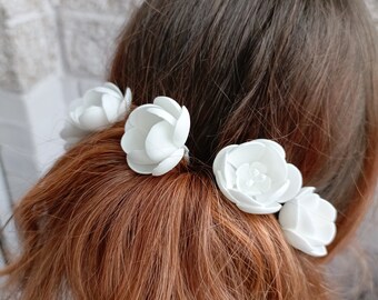 Lot de 5 épingles à cheveux petites fleurs blanches pour coiffure de mariage. Épingles à cheveux florales. Accessoires de cheveux de mariage pour postiche. Fleurs pour cheveux de mariée