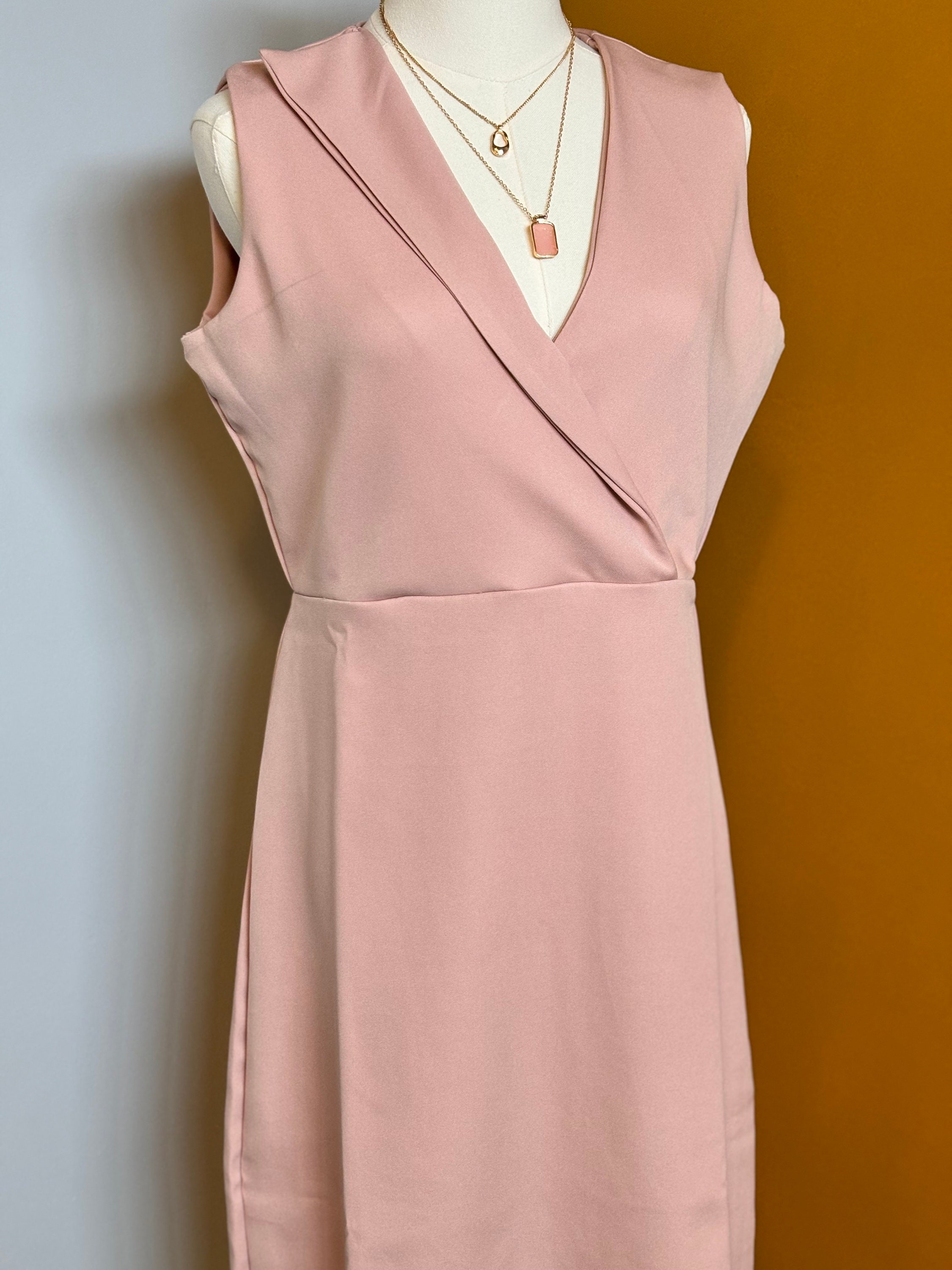 maxi dress cotton Far From Here Blue & Ivory Floral Print Color:Isle Phoenix Floral Choose from a wide Vintage Mauve Stretch Satin Bridesmaid Black V Neck Velvet