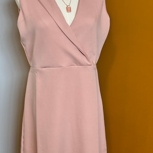 Pink Bodycon Midi Dress: Elegant V-Neck Office Style