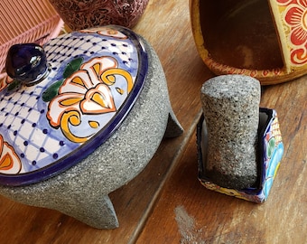 Molcajete for guacamole with lid in Talavera, Molcajete Mortar and Pestle Kit, molcajete with lid and spoon in Talavera, stone mortar