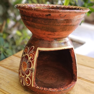 Heavy-duty brazier, Mexican clay heater, Mexican hotel buffet food warmer decorated with a hand-painted wine-red flower.