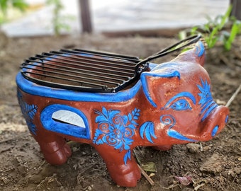 Form pig clay grill, Compact & Sturdy Portable Grill - hand painted artisanal clay - Yakitori Grill, Small and portable