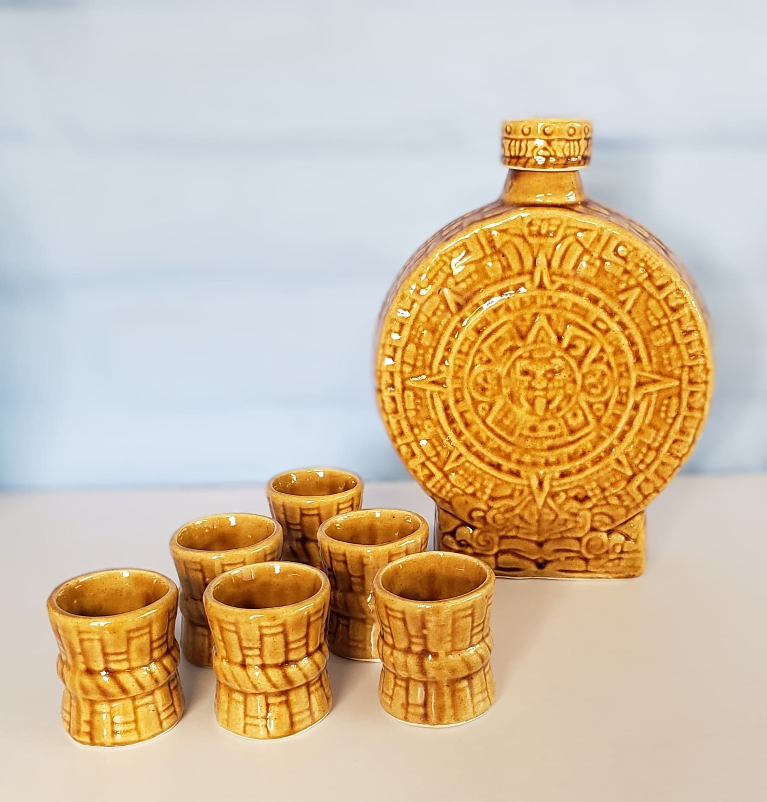 Goldenes Aztekenkalender-Tequila-Set aus Keramik, Tequila und Mezcal aus Guadalajara, einzigartiges Set als Jalisco-Vatertagsgeschenk