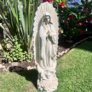 Mary statue 27 inches, estatua blanco marfil antiguo tallada a mano Handmade Virgin of Guadalupe Statue – 27-Inch Ceramic Sculpture, Antique