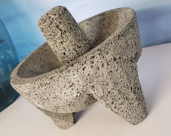 100% Authentic Lava Stone Mexican Molcajete Mortar and Pestle Kit