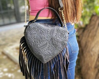 ショルダーバッグ HUMAN MADE HEART BEADED BAG HEART BEADED BAG】 RELEASE DATE : 11:00am (JST) 07/05/2025
