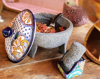 Molcajete with lid talavera, Basalt Volcanic Stone Mortar and Pestle 20 CM