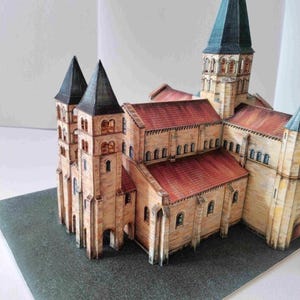PaperCraft Bastelsatz Paray le Monial Basilika 3D Papiermodell Bastelpackung PDF-Pläne zum Ausdrucken & DIY Papiermodell für Hobby Puzzle Dekor