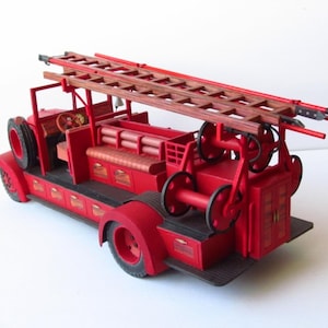Kit de PaperCraft: camión de bomberos polaco Fiat 621, kit de manualidades con modelos de papel 3D, planos en PDF para imprimir y plantilla de manualidades de papel para bricolaje, decoración de rompecabezas y pasatiempos