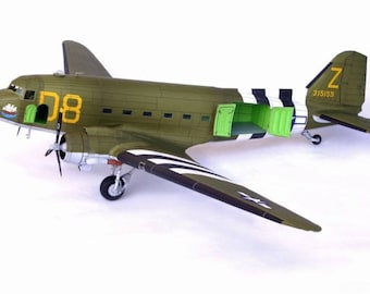 Kit de manualidades en papel: maqueta 3D del avión Douglas C-47 Skytrain. Incluye planos en PDF para crear tu propio modelo de papel. Plantilla para manualidades, rompecabezas y decoración.