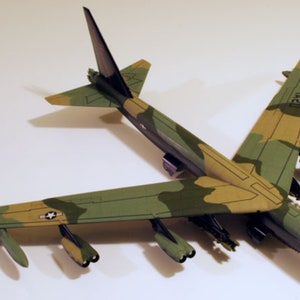 Kit de PaperCraft: avión B-52 Stratofortress, modelo de papel 3D, kit de manualidades, planos en PDF, plantilla de manualidades de papel, pasatiempo, rompecabezas, decoración
