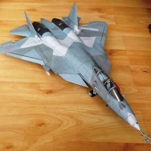 Kit de PaperCraft: Avión Su-57 Felon, modelo de papel 3D, kit de manualidades, planos en PDF para imprimir, cortar y pegar, plantilla de manualidades de papel, pasatiempo, rompecabezas, decoración