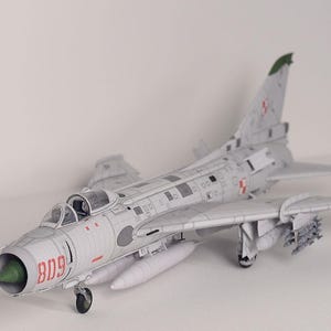 Avión a reacción Sukhoi Su-7 Fitter-A, kit de manualidades con modelos de papel en 3D, planos en PDF para imprimir y plantilla de manualidades de papel para hacer uno mismo, pasatiempo, rompecabezas, decoración