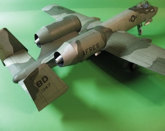ペーパークラフトキット A-10 イボイノシシ飛行機 3D ペーパーモデル