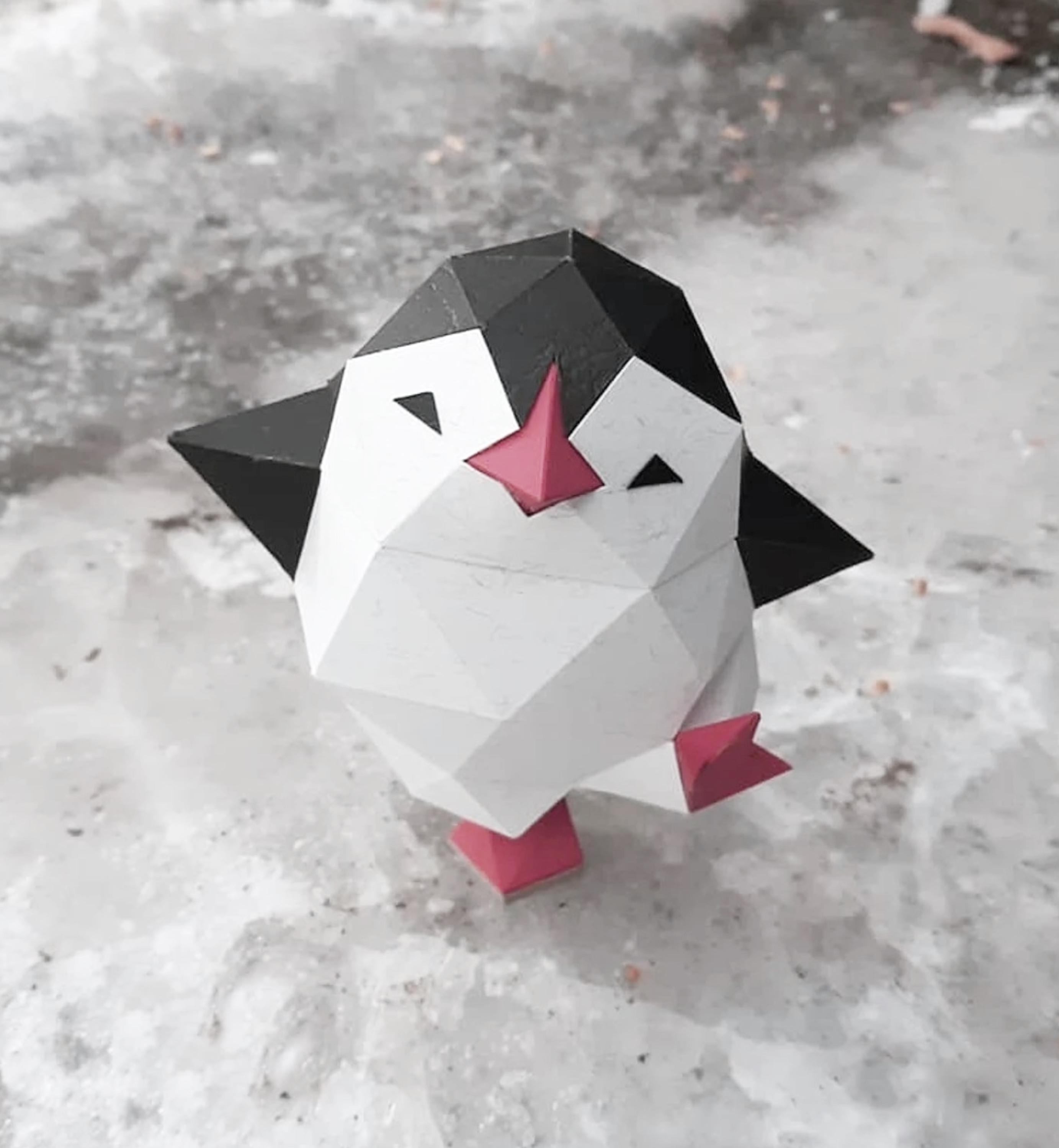 Cartoon carino piccolo pinguino illustrazione vettoriale isolato su sfondo bianco | Vettore Premium