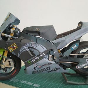Kit de PaperCraft Yamaha YZR M1 2013, kit de manualidades con modelos de papel 3D de motocicleta, planos en PDF para hacer manualidades de papel para bricolaje, decoración de rompecabezas como pasatiempo