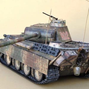 Kit de PaperCraft: Tanque alemán Panther de la Segunda Guerra Mundial, modelo de papel 3D, kit de manualidades, planos en PDF para imprimir, cortar y plantilla de manualidades de papel para bricolaje, decoración de rompecabezas de pasatiempo.
