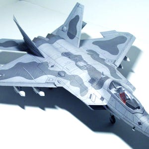 PaperCraft kit F-22 Raptor vliegtuig 3D-bouwpakket voor papier pdf plannen om af te drukken knippen en lijmen doe-het-zelf papier knutselsjabloon hobby puzzeldecor