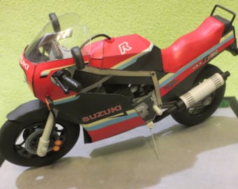 PaperCraft kit Suzuki R750 Motorcycle 3d paper model crafting kit PDF plans to DIY paper craft template for hobby puzzle decor