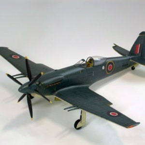 Kit di carta per lavoretti Hawker Aircraft Typhoon Kit di modelli di carta 3D Piani PDF per modelli di carta fai da te Hobby Puzzle Decor