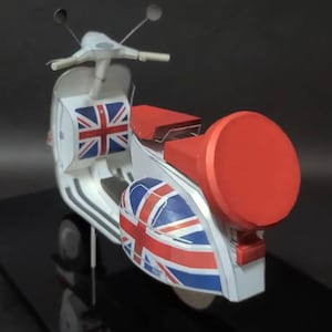 Kit PaperCraft Vespa 150 Scooter Kit de elaboración de modelos de papel 3D Planes en PDF para imprimir, cortar y pegar Plantilla de manualidades en papel DIY para decoración de rompecabezas