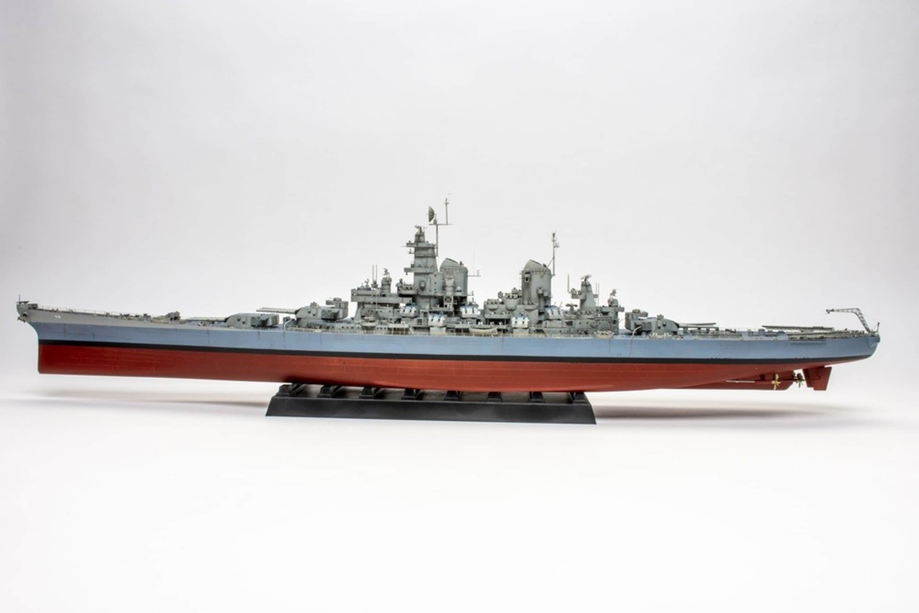 戦 艦 MISSOURI ミズーリ 　約 ６０年前のキットです 130902-024_R.jpg