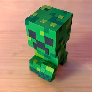 Kit para montar modelo de papel 3D do Poison Creeper em PaperCraft (PDF, faça você mesmo)