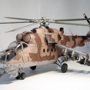 PaperCraft Mi-24 Hind Helikopter 3D Papiermodell Bastelpackung PDF Pläne zum Ausdrucken Ausschneiden & Kleben DIY Papier Bastelvorlage Hobby Puzzle Dekor