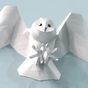 Kit di carta per lavoretti Kit di modelli di carta 3D White Owl PDF linee vettoriali progetti da stampare, tagliare e incollare Modello di carta fai da te hobby puzzle decorazione