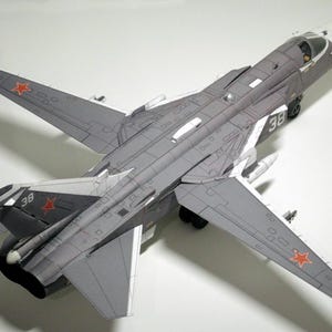 Kit de PaperCraft: avión Su-24 Fencer, modelo de papel 3D, kit de manualidades, planos en PDF para imprimir, cortar y pegar, plantilla de manualidades de papel para bricolaje, pasatiempo, rompecabezas, decoración