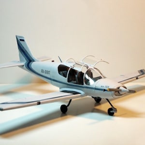 Kit PaperCraft Ilyushin Il-103 avião 3d modelo de papel kit de artesanato planos em PDF para impressão corte e faça você mesmo modelo de artesanato em papel hobby quebra-cabeça decoração