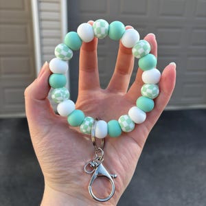 Handmade Silicone Beaded Mint Green Checker Printed Wrislet Keychain - Cute Mint Green Wristlet - Checker Printed Wristlet - Key Ring - Gift