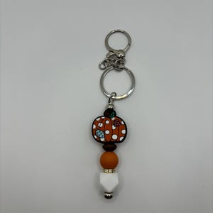 Handmade Silicone Beaded Pumpkin Keychain - Cute Pumpkin Keychain - Keychain for Fall - Beaded Keychain - Bag Accessory for Fall