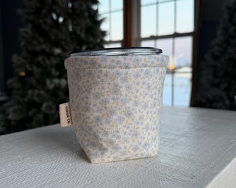 Delikatny niebieski kwiatowy słoik Weck Jar Koozie