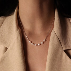 Bridal Freshwater Pearl Necklace, 925 Sterling Silver Chain, Minimalist Beaded Bridesmaid Necklace, Elegant Waterdrop Pearl Jewelry
