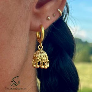 22K vergulde Jhumka-ringoorbellen: Indiase stijl, lichtgewicht
