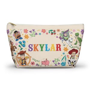 Neceser personalizado de Toy Story: Woody, Buzz Lightyear, Jessie y Skylar imagen 3