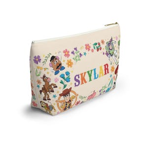 Neceser personalizado de Toy Story: Woody, Buzz Lightyear, Jessie y Skylar imagen 8
