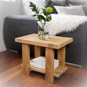 Holzhocker Eiche massiv – rustikaler Holzhocker handgefertigt, Beistelltisch aus Eiche natur, Nachttisch Holz