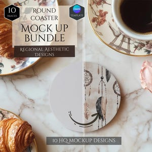 Puede incluir: Un paquete de maquetas de 10 diseños de posavasos redondos de alta calidad. Los posavasos presentan un diseño de atrapasueños con plumas y cuentas en tonos marrones, beige y blancos. Los posavasos se muestran sobre una superficie de mármol blanco con una taza de café y croissants.