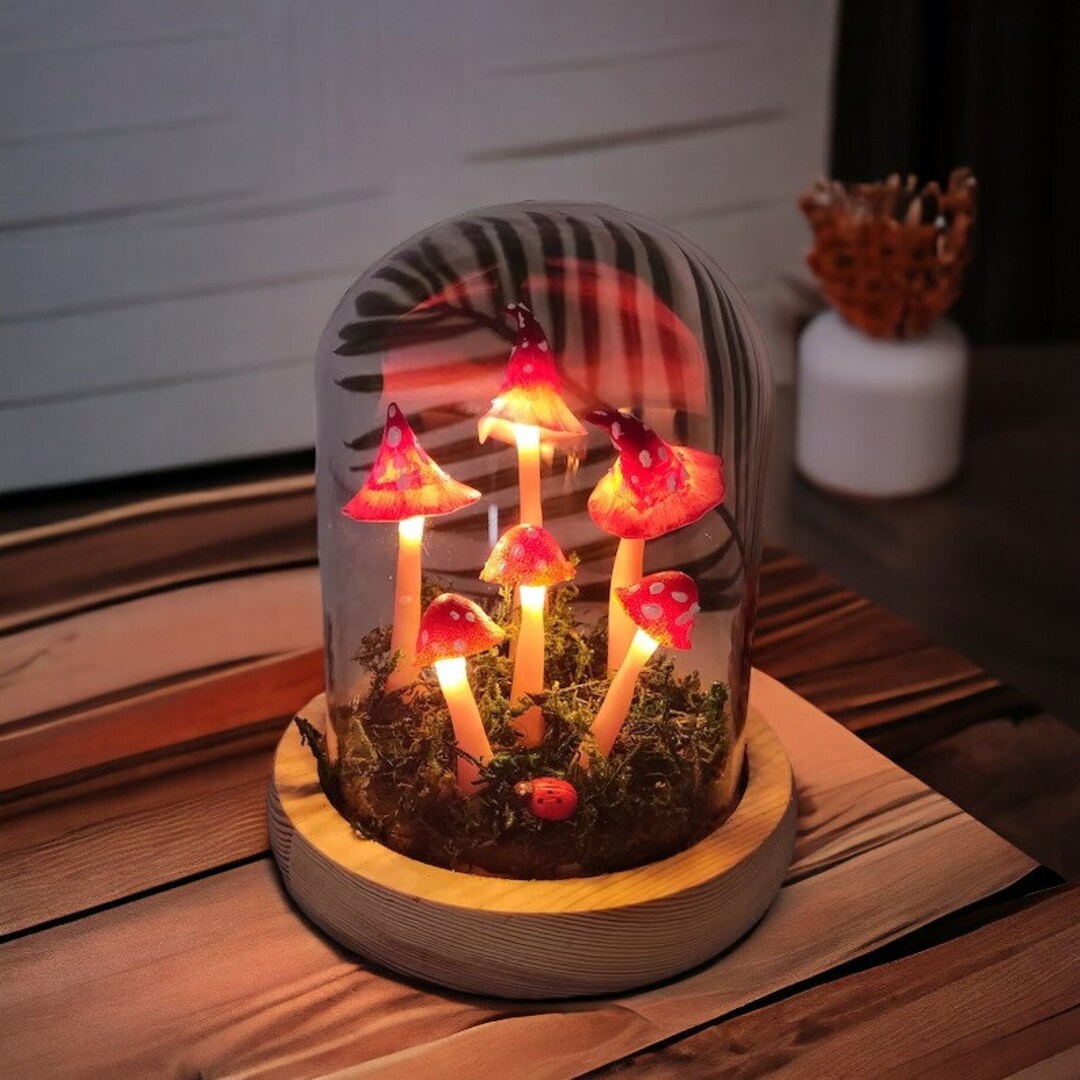 Small Mushroom Lamp in Red