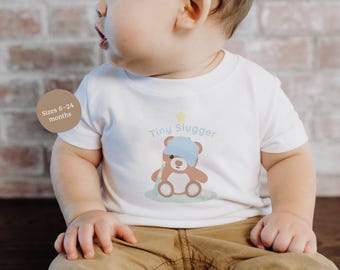 野球テディベアベビーTシャツ、パステルカラーのスポーツ幼児用シャツ、男女兼用ベビーシャワーギフト、かわいい男の子用スポーツウェア、幼児用野球Tシャツ