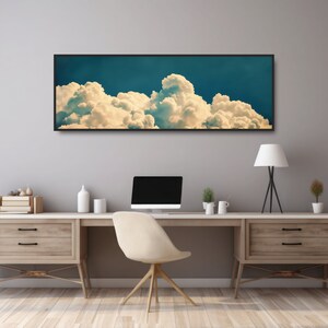 Foto vintage de nubes en el cielo. Arte surrealista de ensueño, decoración minimalista de pared, lienzo panorámico grande, póster, calma zen, azul y blanco. imagen 6