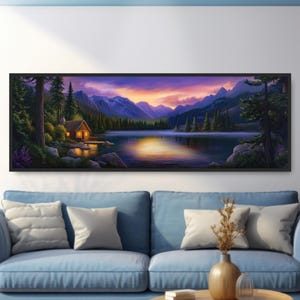 Könnte beinhalten: Ein Gemälde, das eine Hütte im Wald mit einem See im Vordergrund zeigt. Der Himmel ist in leuchtendem Lila und Orange gehalten, und die Berge im Hintergrund sind schneebedeckt. Die Hütte strahlt ein warmes Licht aus den Fenstern.
