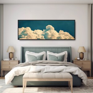 Foto vintage de nubes en el cielo. Arte surrealista de ensueño, decoración minimalista de pared, lienzo panorámico grande, póster, calma zen, azul y blanco. imagen 4