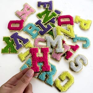 Patch com apliques de letras bordadas de A a Z em chenille brilhante, patch autoadesivo para letras universitárias, patch para passar a ferro com letras em chenille, patch duplicado