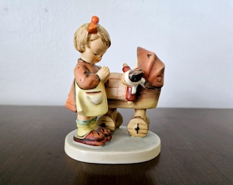 希少 ヴィンテージ フンメル磁器フィギュア ヴィンテージ ゲーベル フンメル磁器フィギュア：ドイツ製ボーン