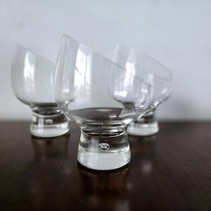 Vintage Kosta Boda Schweden Schräges Whiskyglas Kunstglas Skandinavisch